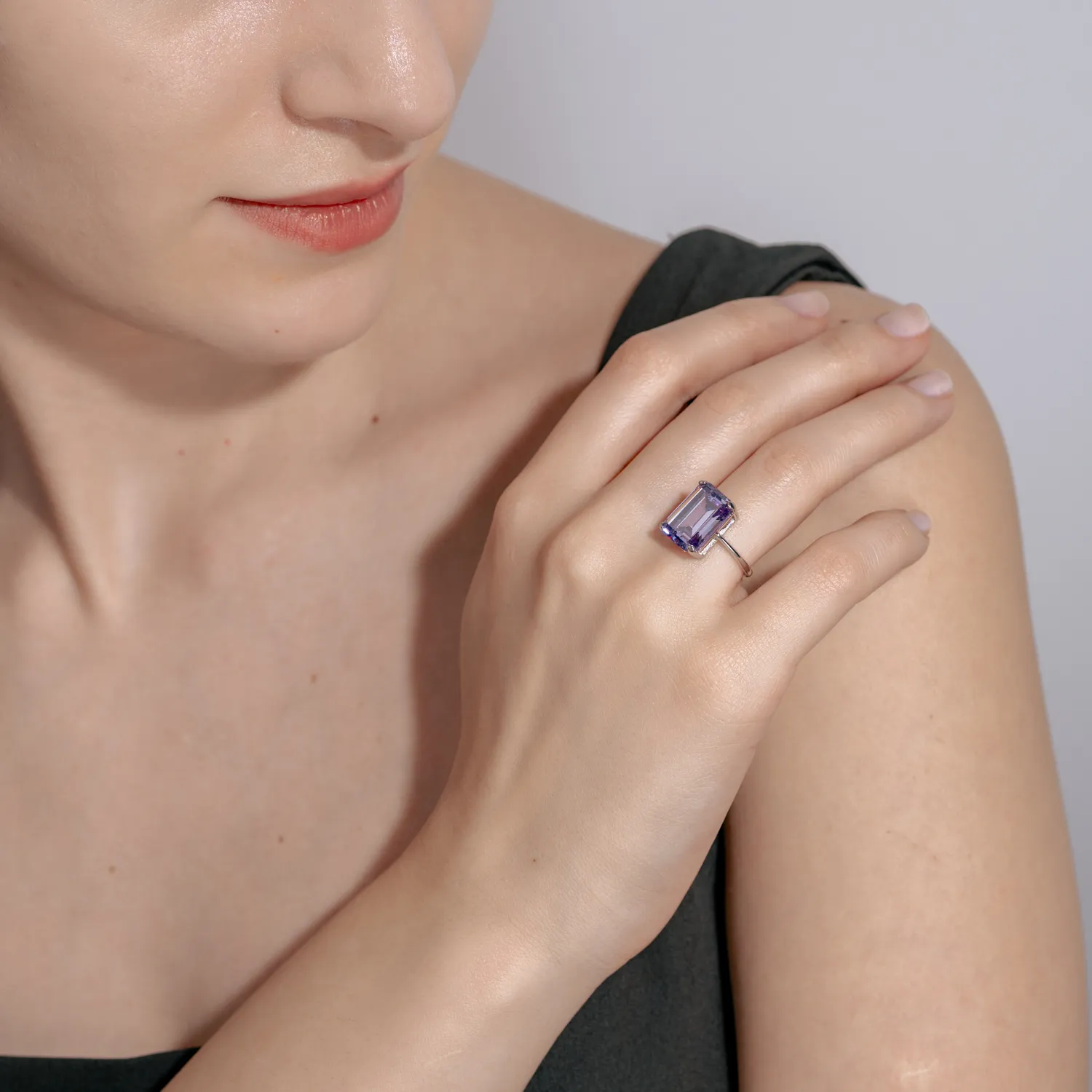 Inel din argint cu zirconia solitaire mov