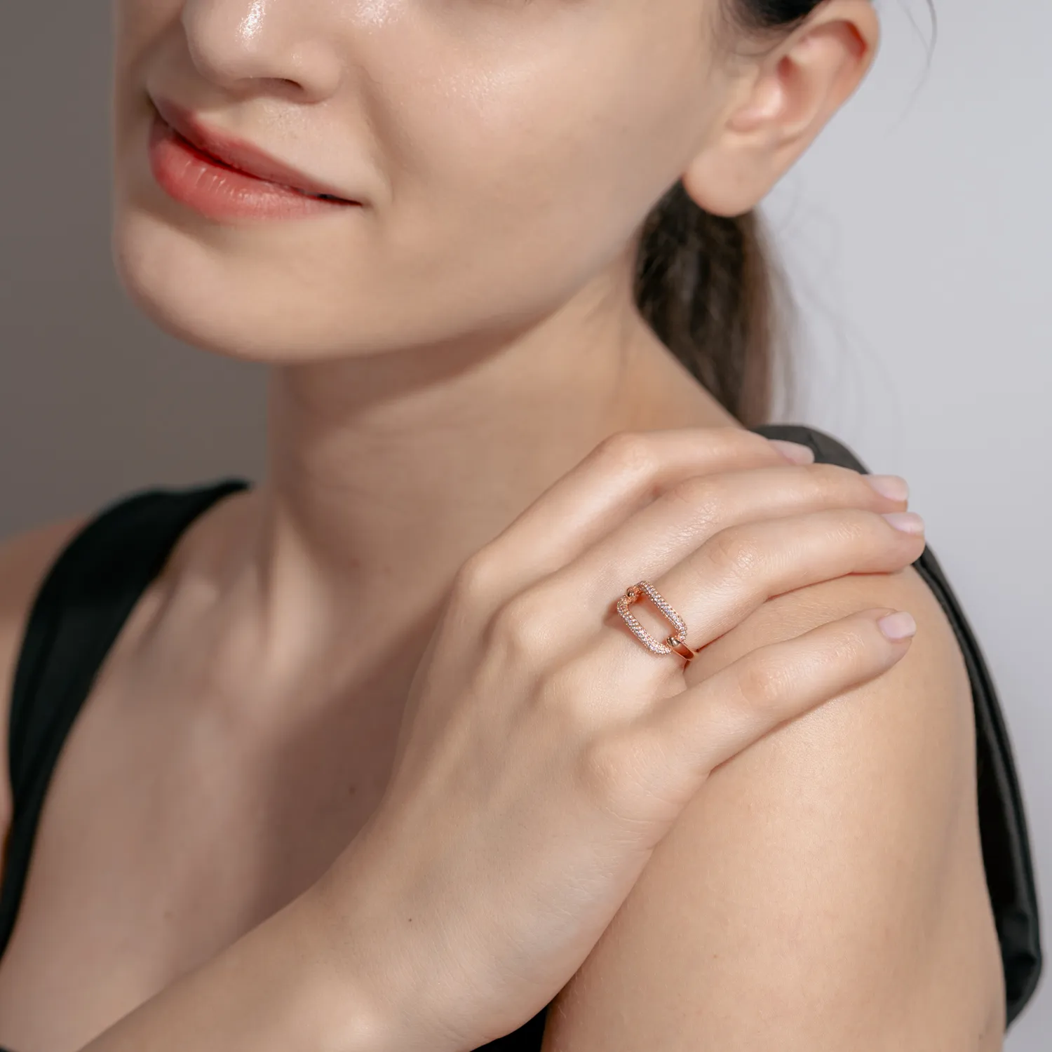 Inel microsetting din argint roz cu zirconii
