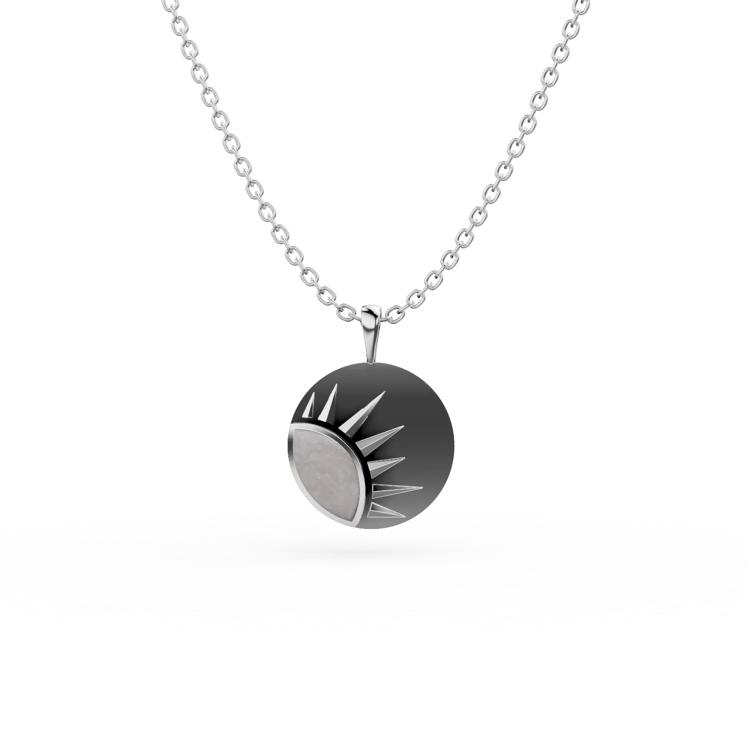 Lant cu pandantiv rotund din argint cu detaliu solar