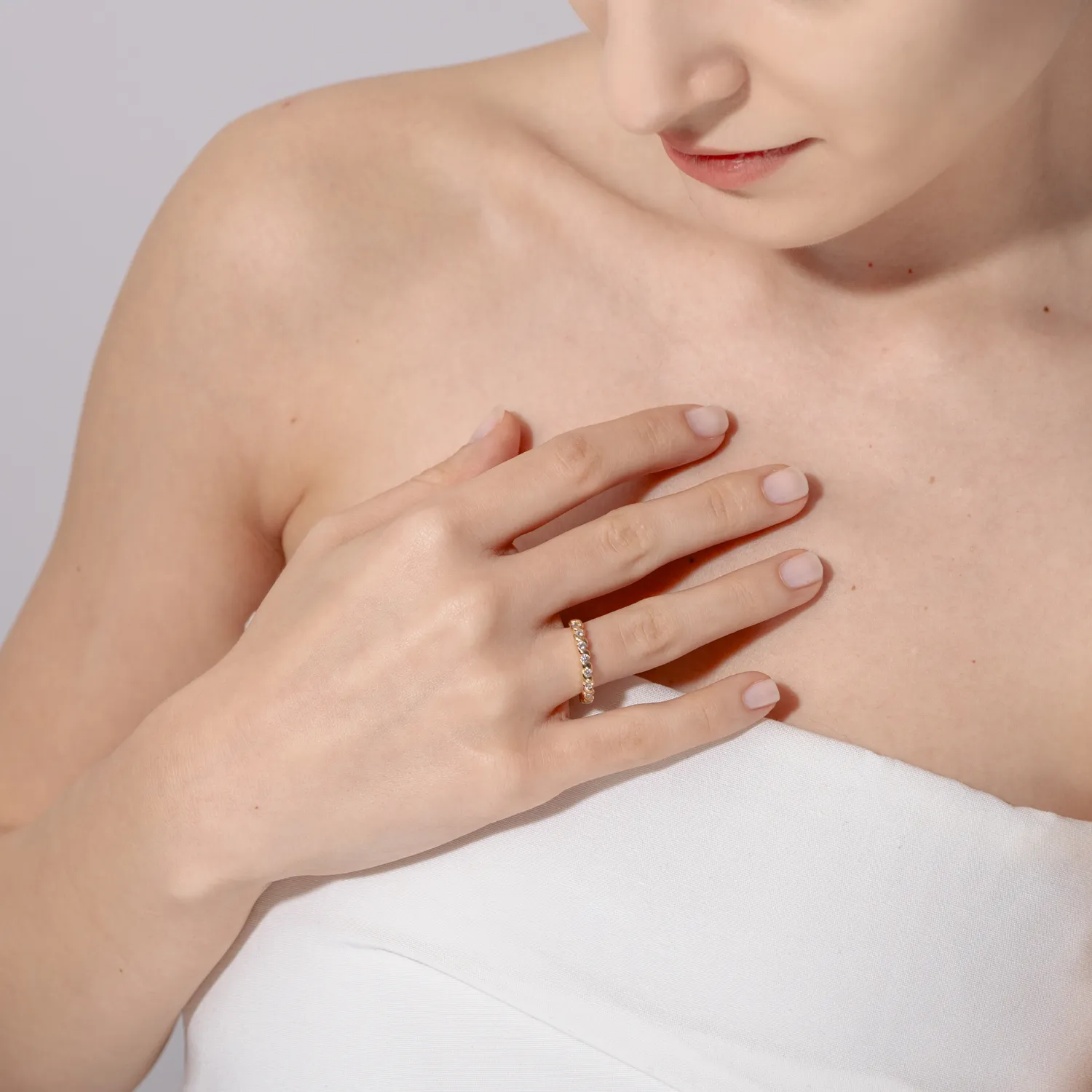 Inel semi eternity impletit din argint galben cu zirconii
