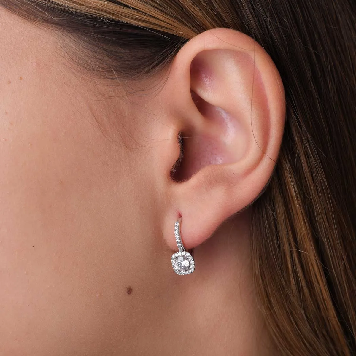 Cercei on-ear din aur alb cu zirconii