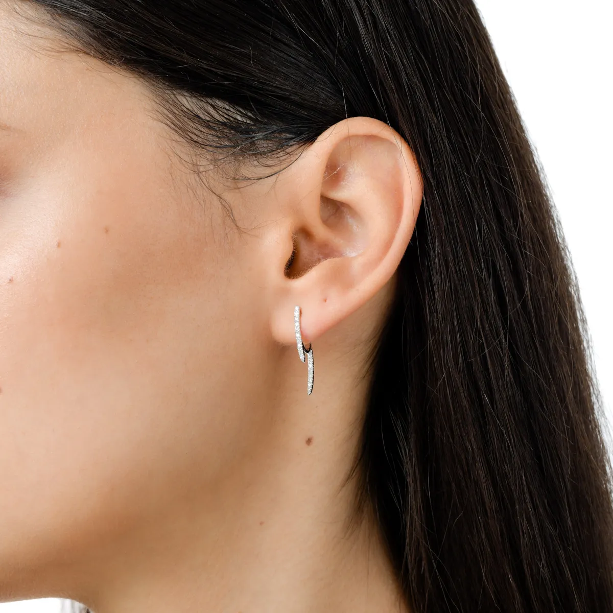 Cercei on-ear din aur alb cu diamante de 0.2ct