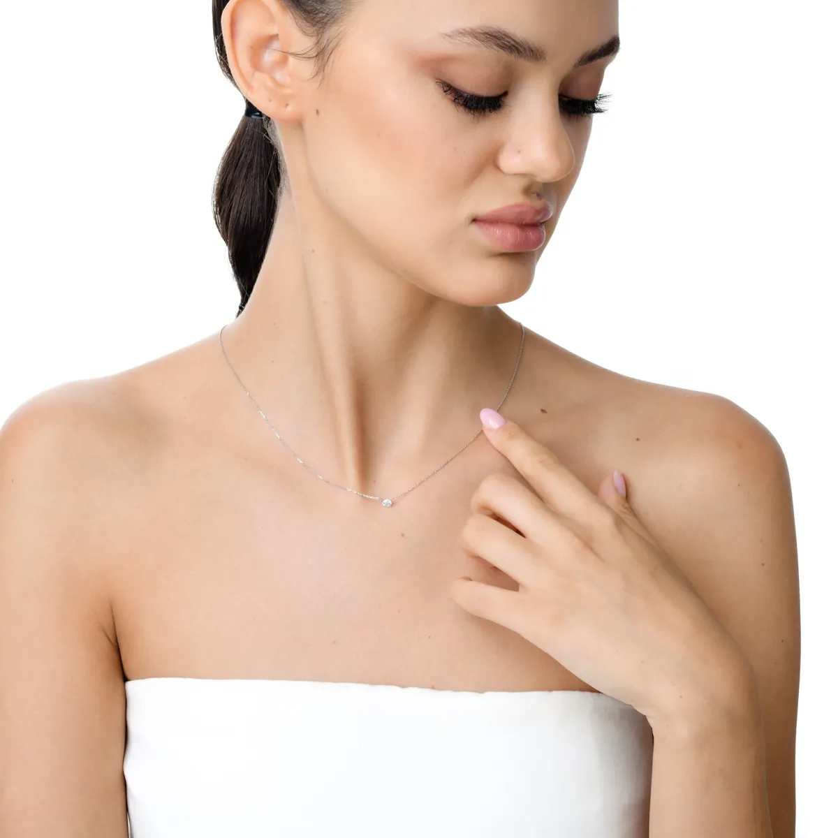 Lant cu pandantiv din aur alb cu un diamant solitaire de 0.3ct