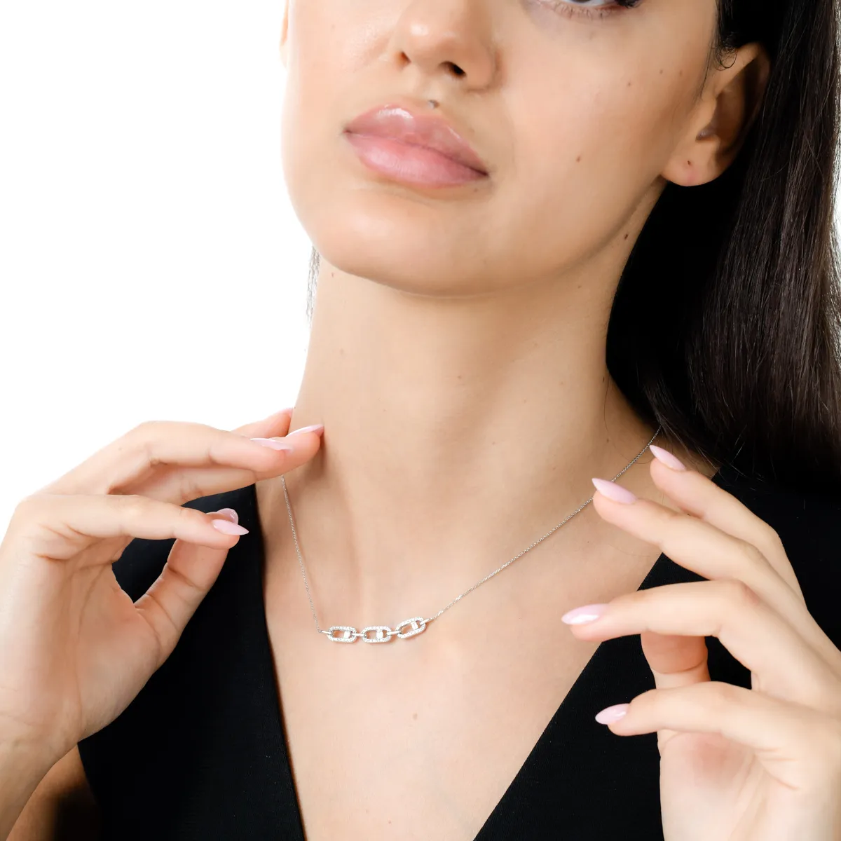 Lant cu pandantiv geometric din aur alb cu diamante de 0.3ct