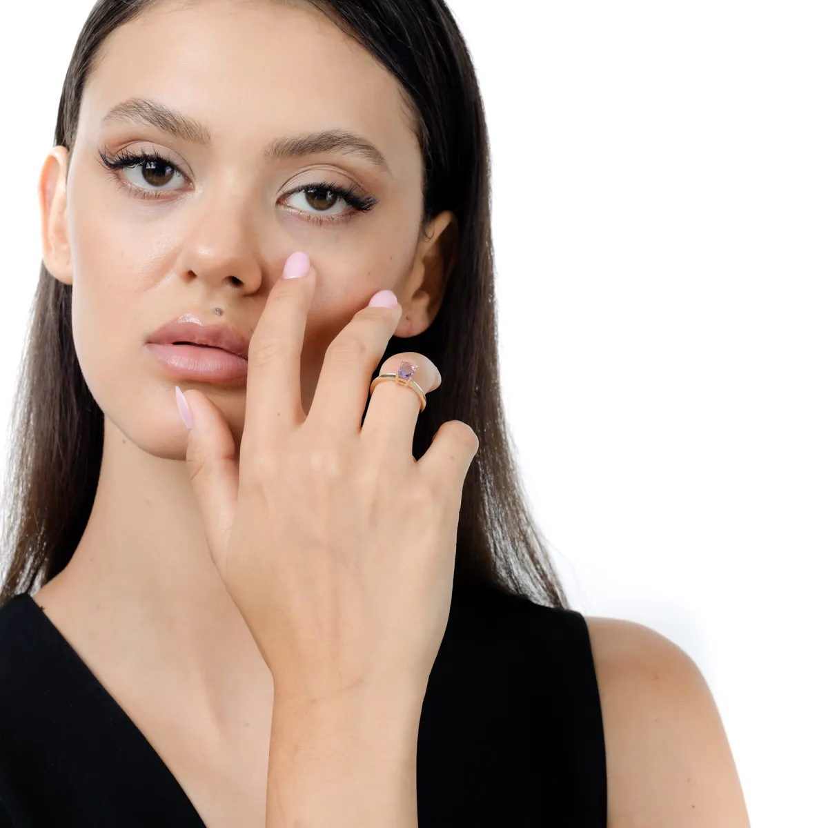 Inel din aur galben cu zirconia solitaire mov