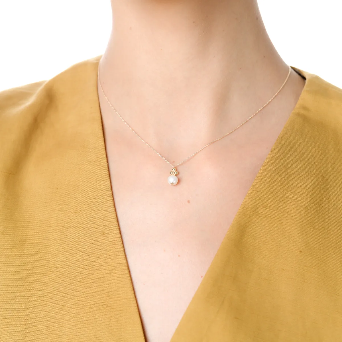 Lant cu pandantiv din aur galben cu perla naturala de 0.3ct