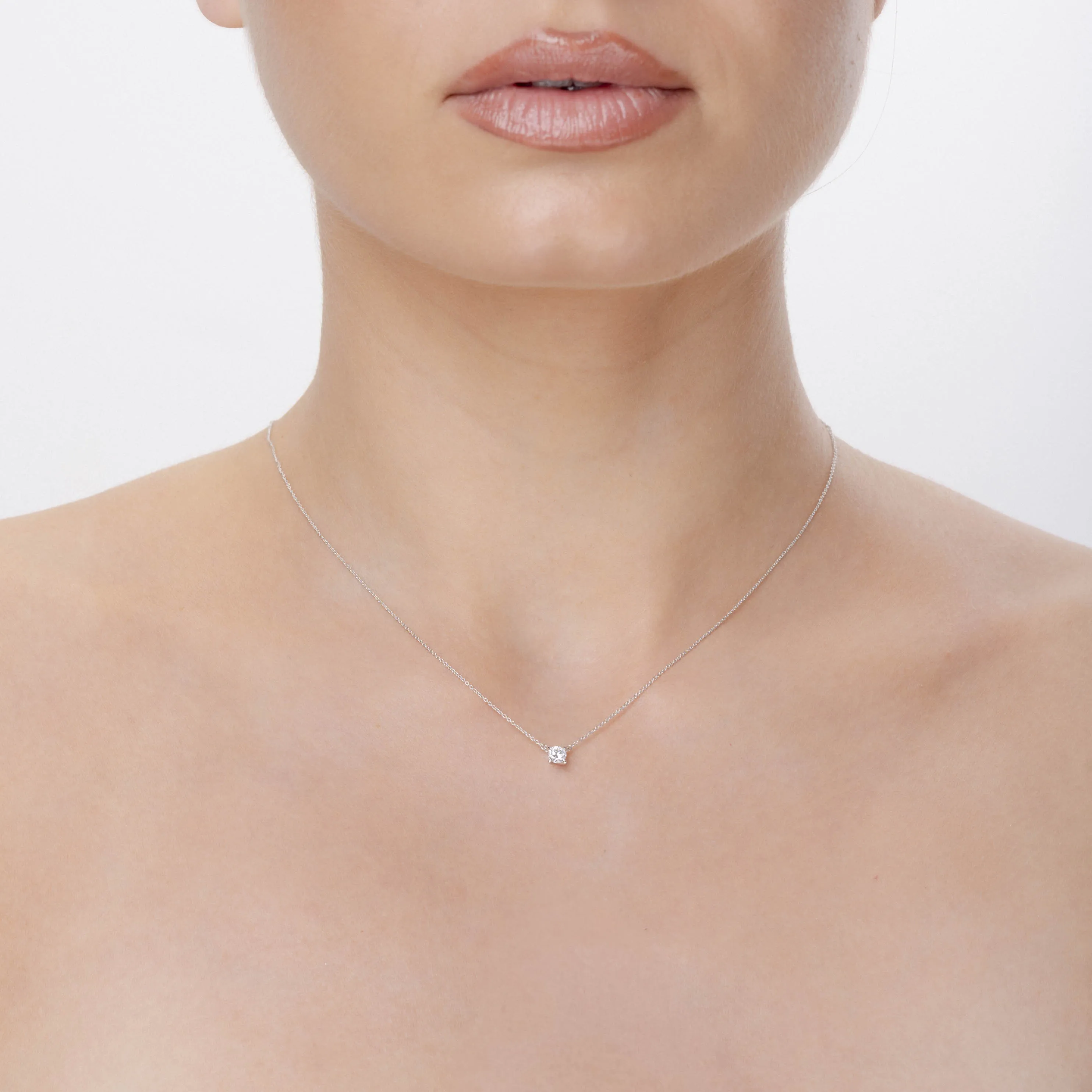 Lant cu pandantiv din aur alb cu diamant solitaire de 0.2ct creat in laborator