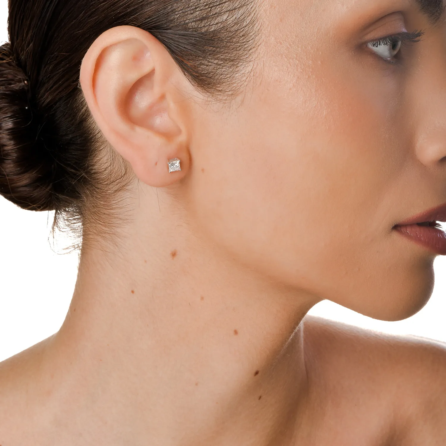Cercei stud din aur alb cu diamante de 1ct create in laborator