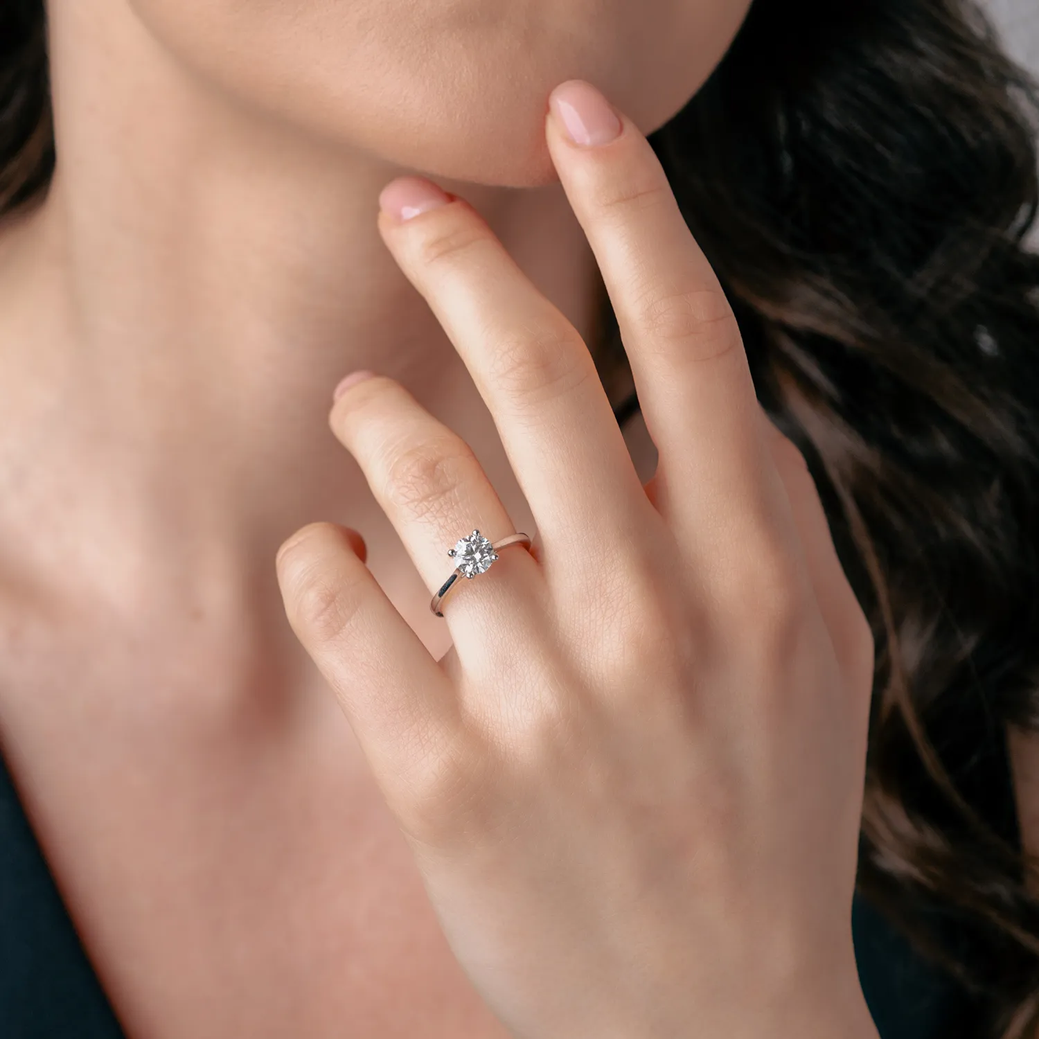Inel de logodna din aur alb cu diamant solitaire de 1ct creat in laborator