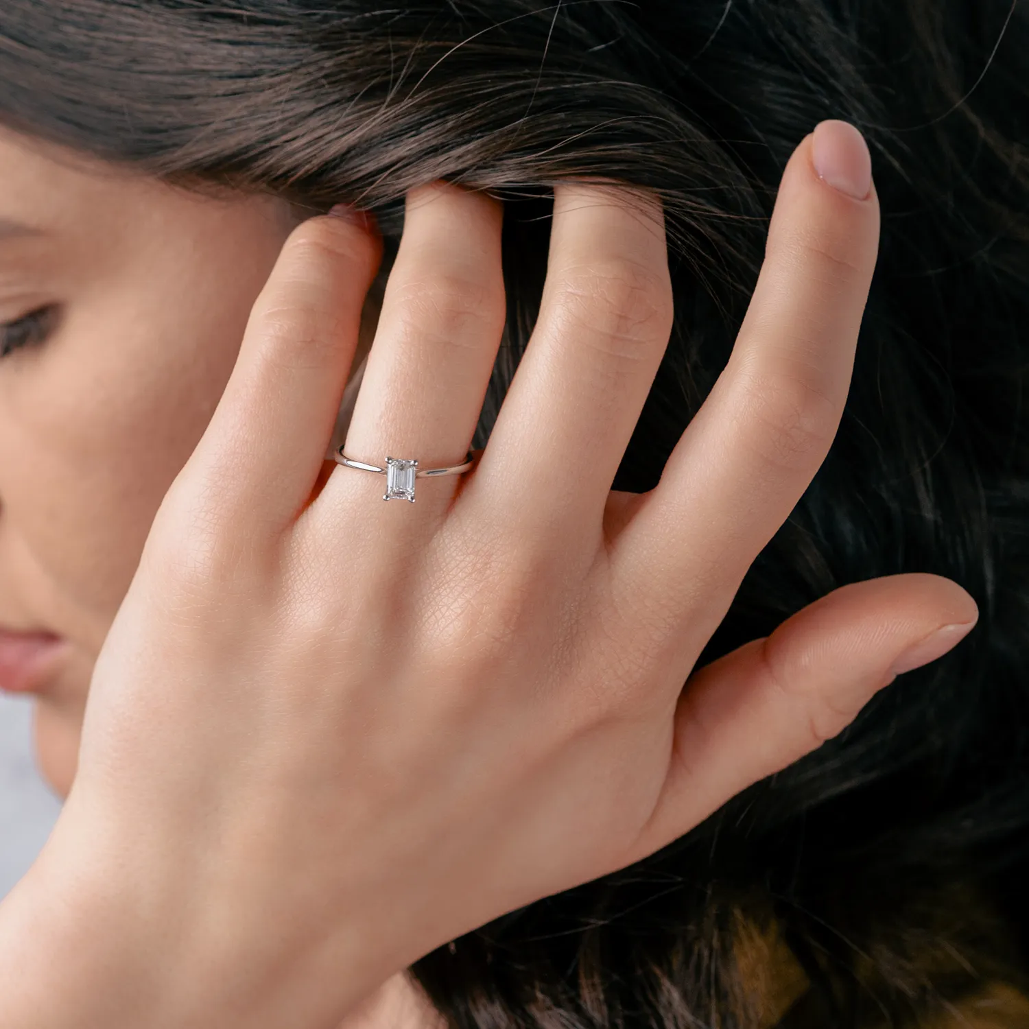 Inel de logodna din aur alb cu diamant solitaire de 0.5ct creat in laborator