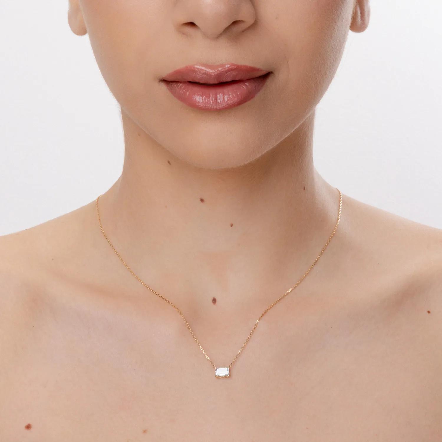 Lant cu pandantiv din aur galben cu diamant de 1ct creat in laborator