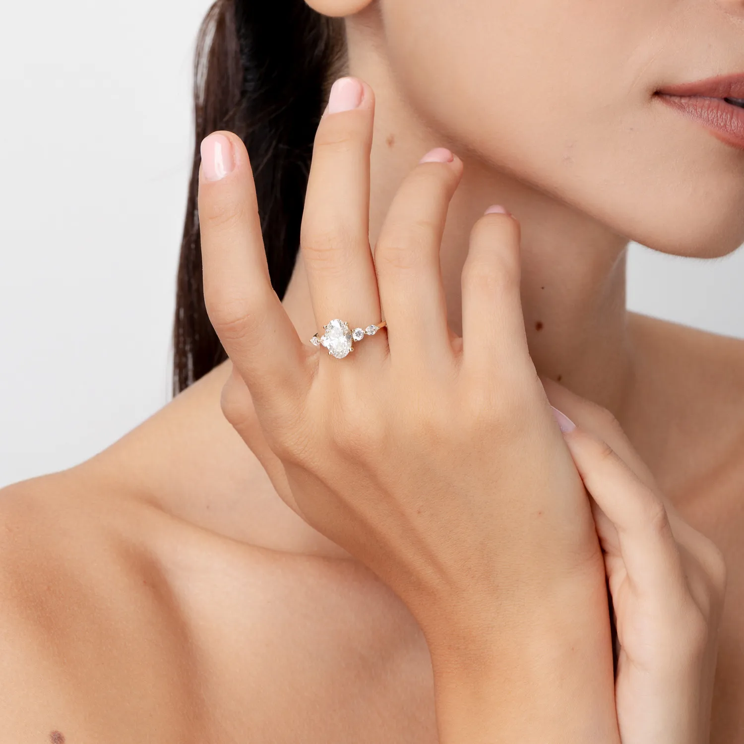Inel de logodna din aur galben cu diamante create in laborator oval marquise si round de 2.5ct