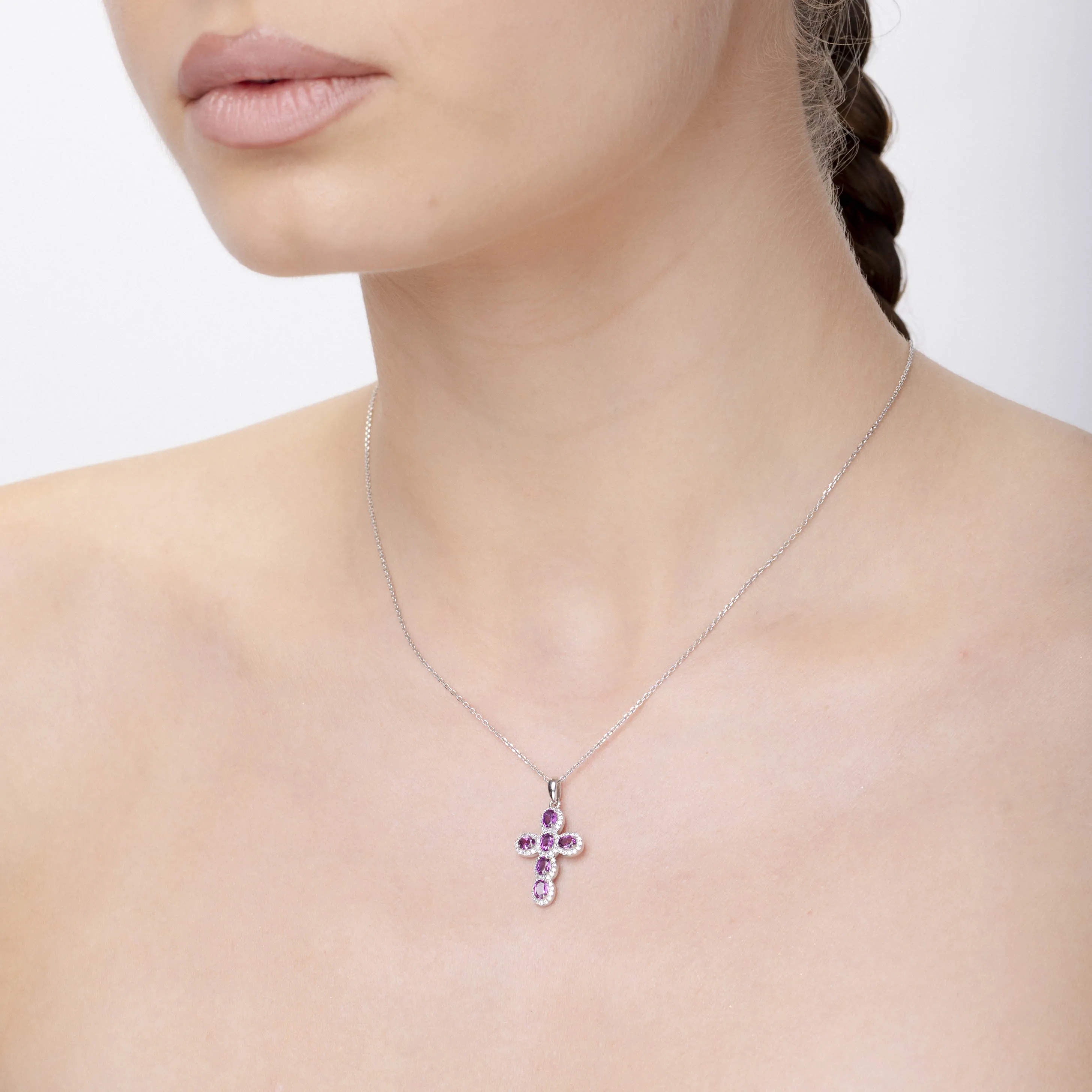 Lant din argint cu pandantiv cruce cu granate de 1ct si zirconii